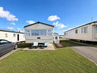 8 Berth Caravan With Side Decking At Harts Holiday Park In Kent Ref 74283Fv - 8