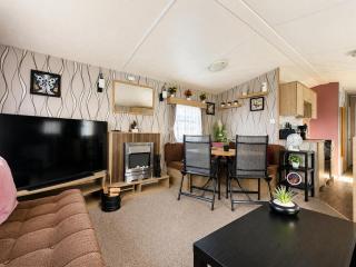 8 Berth Caravan With Side Decking At Harts Holiday Park In Kent Ref 74283Fv - 1