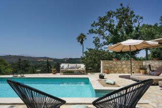 Butterfly, a historical villa with pool & hot tub! - 9