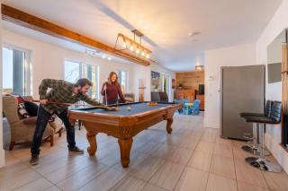 Chalet Blanc with Private Beach & Hot Tub - 8