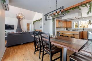 Chalet Blanc with Private Beach & Hot Tub - 5