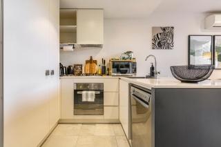 Collingwood Apartment Pool Nintendo Sleeps 6 Free Parking - 6