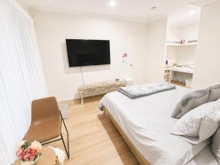 The Absolute Beach House -Luxury Oceanfront Escape - Jindalee - 7