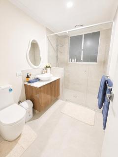 The Absolute Beach House -Luxury Oceanfront Escape - Jindalee - 6
