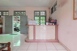 RedDoorz at Hotel pondok Kurnia near Buah Batu Bandung - 5