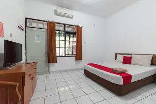 RedDoorz at Hotel pondok Kurnia near Buah Batu Bandung - 0