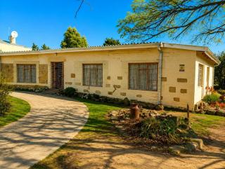 Rheola's Guest Cottage - 0