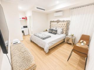 The Absolute Beach House -Luxury Oceanfront Escape - Jindalee - 8