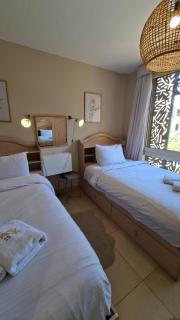 Mangroovy Coastal 2-Bed Pool View & Beach Access - 5