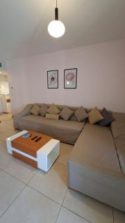 Mangroovy Coastal 2-Bed Pool View & Beach Access - 1