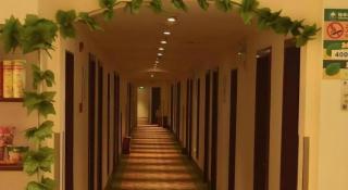 GreenTree Inn Zhenjiang Babaiban Express Hotel - 1