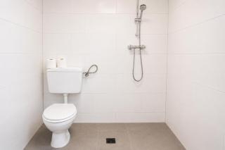 Modern Studio Apartment with Free Wi-Fi - 1