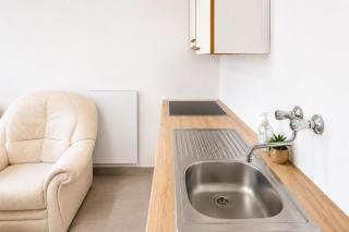 Modern Studio Apartment with Free Wi-Fi - 3