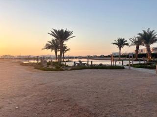 Chic 3BDR Townhouse Lagoon & Pool View, Shedwan - 6