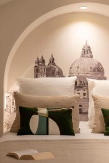 Wonderful Apartments in the Center of Paris - 1
