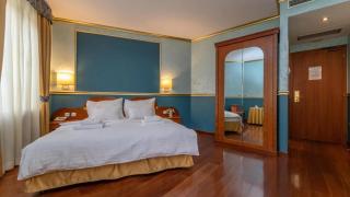 Hotel Kinsky Fountain - 2