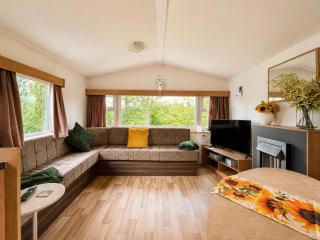 Cosy dog-friendly caravan at Bowland Fell in Yorkshire ref 93022S - 1