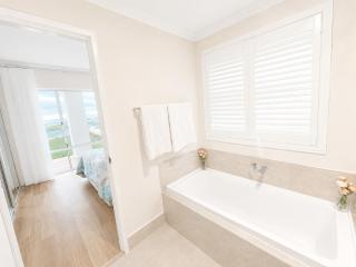 The Absolute Beach House -Luxury Oceanfront Escape - 4