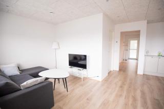 Modern 2BR with Sea Views and Balcony - 5