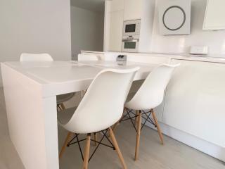 The Park Lounge - Elegant Live-Work Apartment by Park - 4