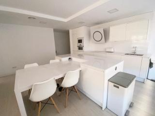 The Park Lounge - Elegant Live-Work Apartment by Park - 5