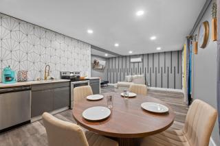 Modern 2BR City Center Getaway with Free Park - 6