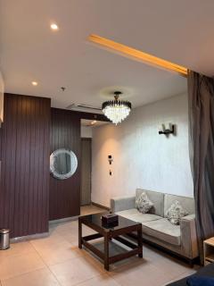 Cozy Studio Supernova Noida - 4