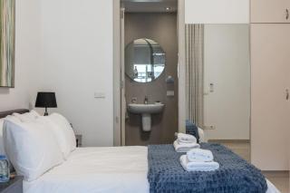 Lovely 2 Bed Home in Clemenceau - 2