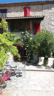Maison en pierre avec piscine - 8