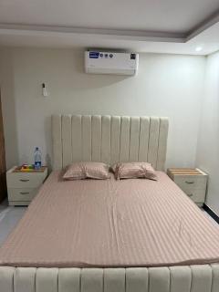 The Nomad Studio - High Speed Wi-Fi and Budget Friendly - 6