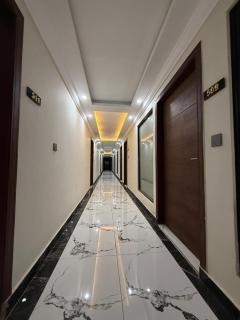 The Nomad Studio - High Speed Wi-Fi and Budget Friendly - 2