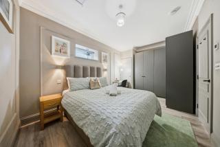 Hampton Court Retreat - Free Parking - Pool Table - 9