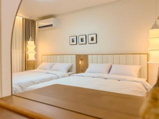 Jamsil,Seoul, 6-person, Seokchon Gobun Station, Lotte World, family trip,20 minutes to Gangnam,Seongsu제이 원 하우스 - 0