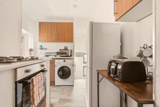 Saltwell House 3BR Gateshead Stay Sleeps 6 - 4