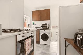 Saltwell House 3BR Gateshead Stay Sleeps 6 - 9