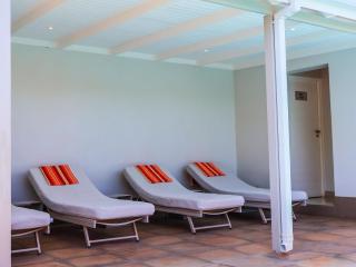 Victoria Falls Luxury Apartment - 4