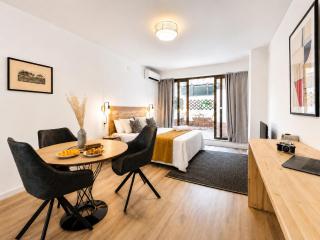CASA FLORIT - The Apolo Suite & Cozy Terrace - 0