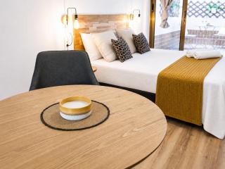 CASA FLORIT - The Apolo Suite & Cozy Terrace - 1