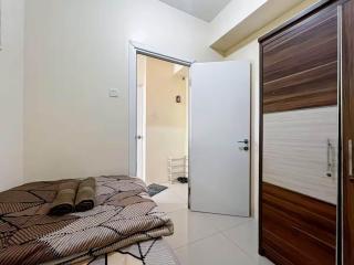 2BR Apt Green Pramuka with Pool & Wi-Fi by 2ndHome - 3