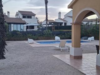 HL 004 Holiday Rentals 3 bedroom 2 bathroom villa - 6