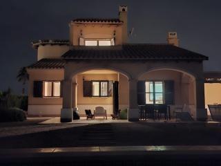 HL 004 Holiday Rentals 3 bedroom 2 bathroom villa - 8