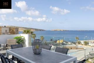 Seafront property with beautiful views & outdoor by 360 Estates - 9