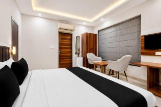 Collection O Zirakpur City Centre Formerly Rest Inn - 1