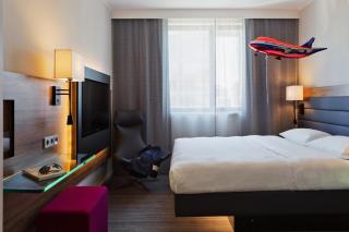 MOXY Vienna Airport - 1