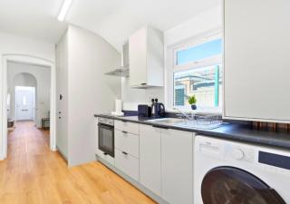 Brand-New 3BR Home - Workspace & Street Parking - 3
