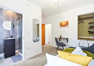 Brand-New 3BR Home - Workspace & Street Parking - 5