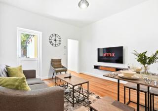 Brand-New 3BR Home - Workspace & Street Parking - 0