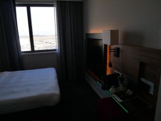 MOXY Vienna Airport - 9