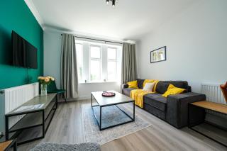 Luxury 2BR with 2 En-suites in Market Place - 7