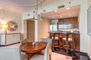Two Bedroom Penthouse with Mountain and City Views - 7
